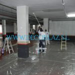 Pintando los techos del garaje de la comunidad